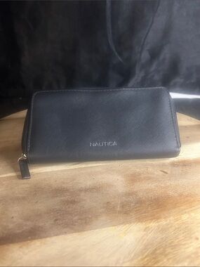 Nautica Black Textured Zip Wallet